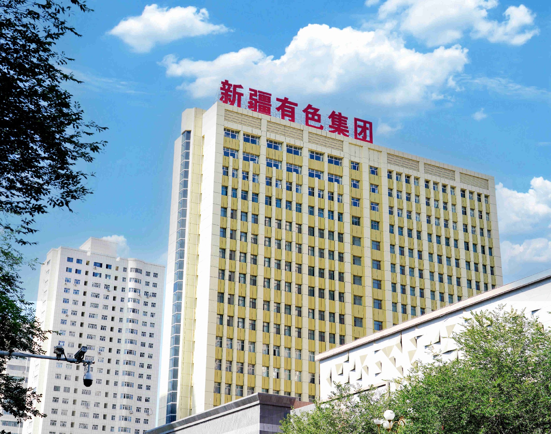 艾尔肯·吐尼亚孜在喀什、和田调研时强调 更加有力推进兴边富民稳边固边